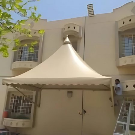 مظلات هرمية في جدة حي المروة | تركيب مظلات عالية الجودة بأسعار تنافسية | مقاول مظلات جدة 