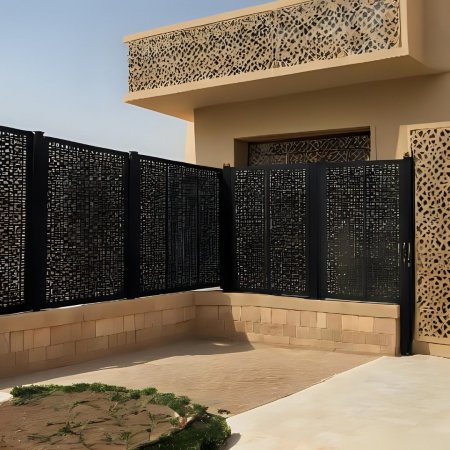 أفضل أنواع سواتر أحواش المنازل في جدة|دليل الأسعار والتركيب والمميزات