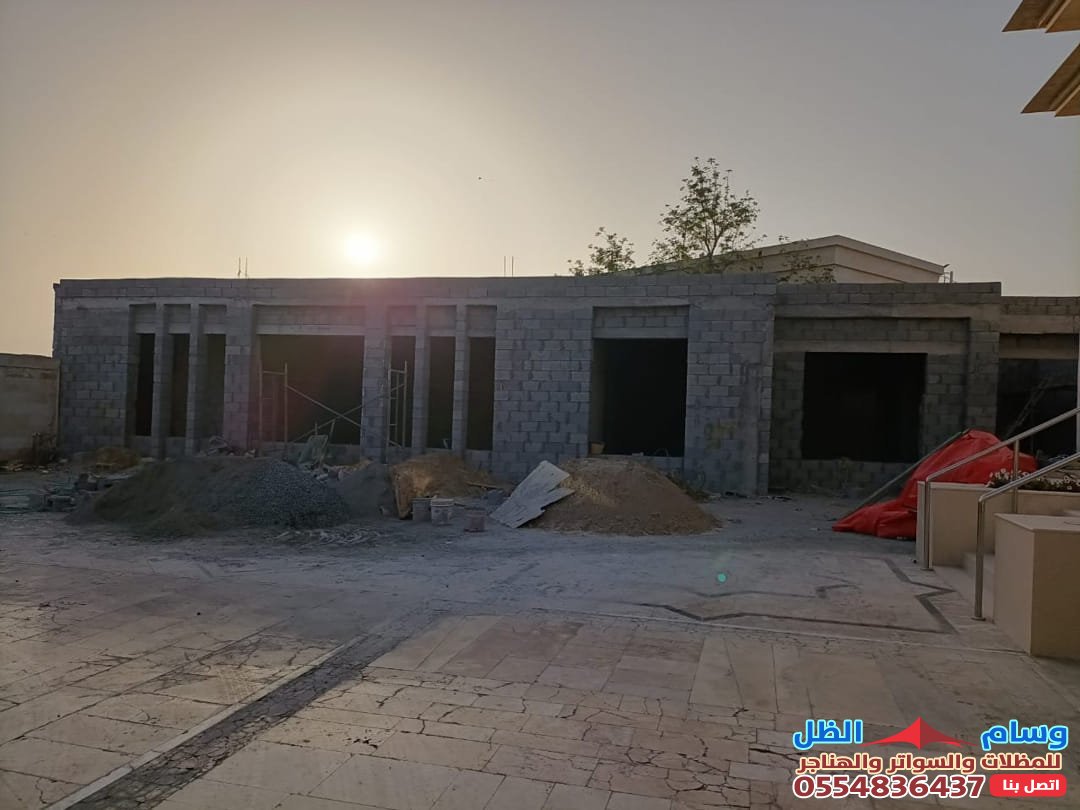 بناء مجالس وملاحق: رحلة نحو مساحة إضافية واسترخاء