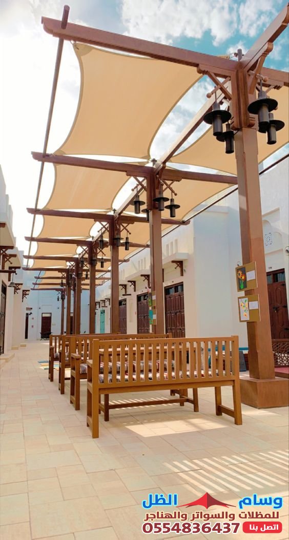 مظلات خشب بلاستيك بمؤسسة وسام الظل مزيجٌ من الجمال والمتانة.